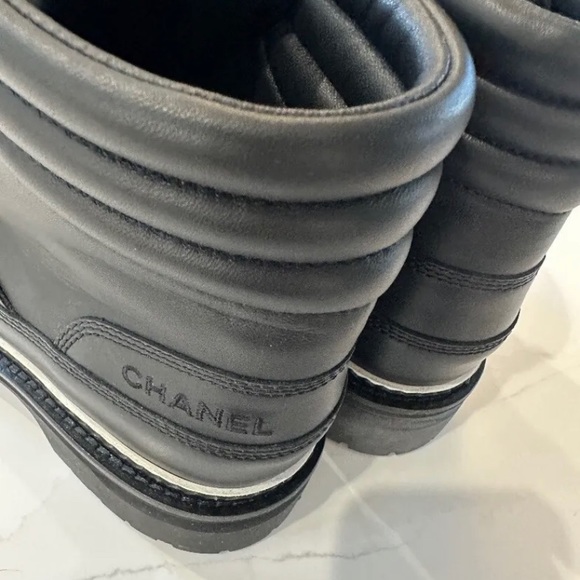 Chanel Combat Hiking Boots Never Worn Sz 42 New Extra Laces Non Skid Leather - Picture 5 of 6